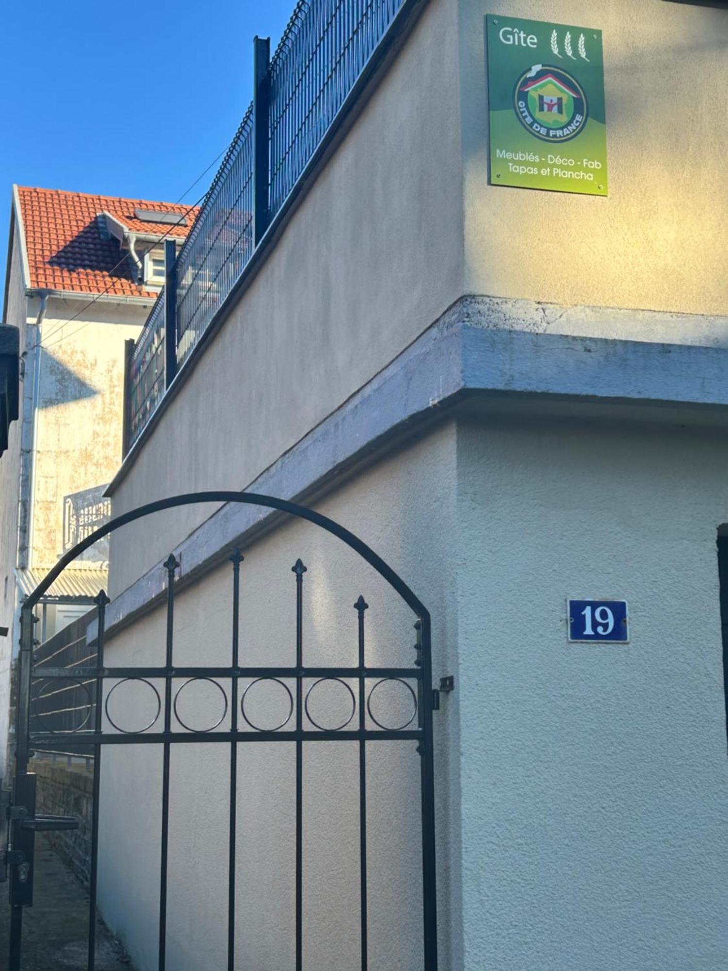 Meubles Deco Fab - Plancha Appartement Luxeuil-les-Bains Buitenkant foto
